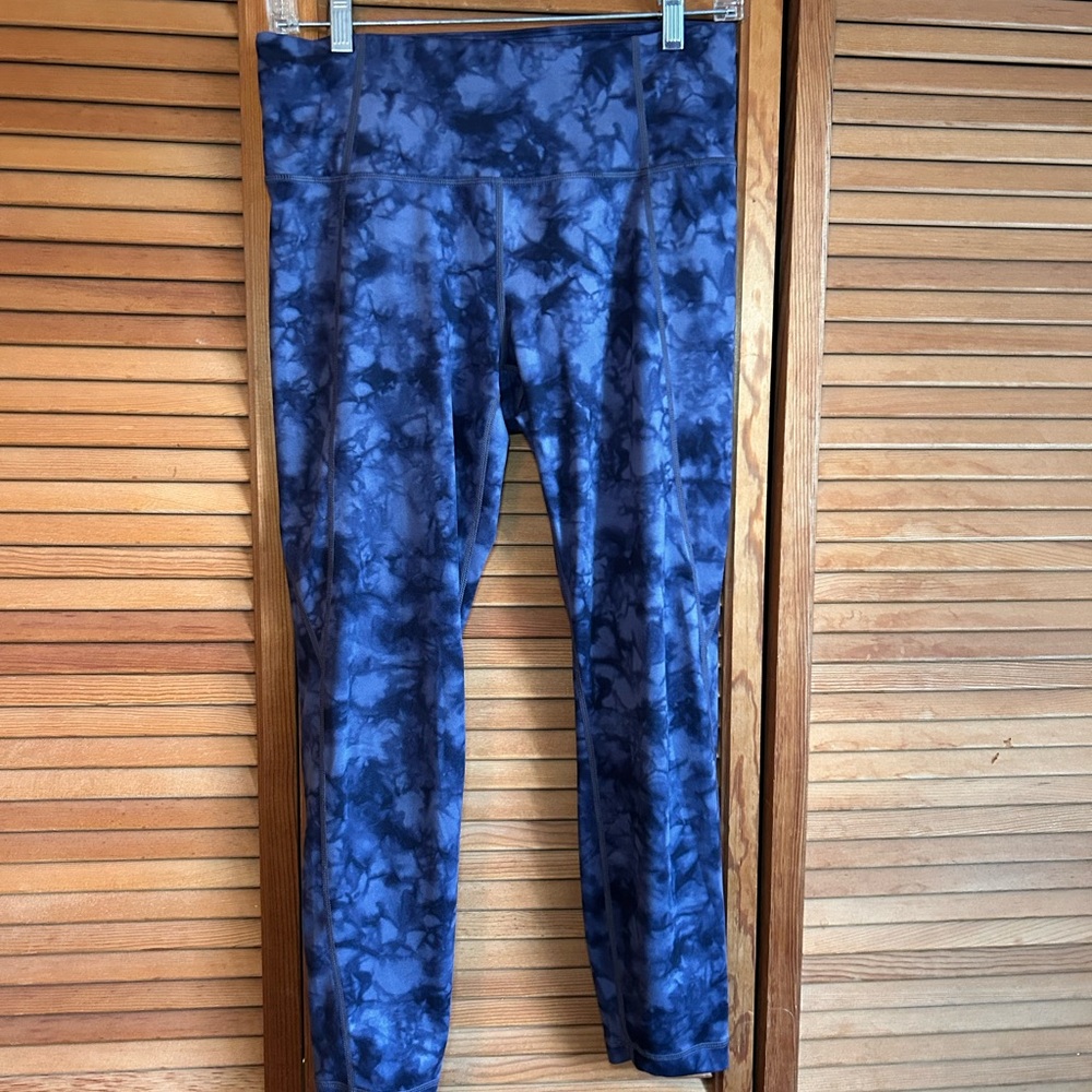 Athleta Powervita Tie Dye Blue Salutation 7/8 Leggings Size M